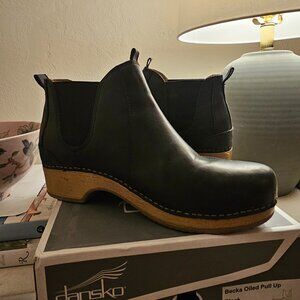 Dansko Becka Oiled Pull Up Bootie - Black 8M